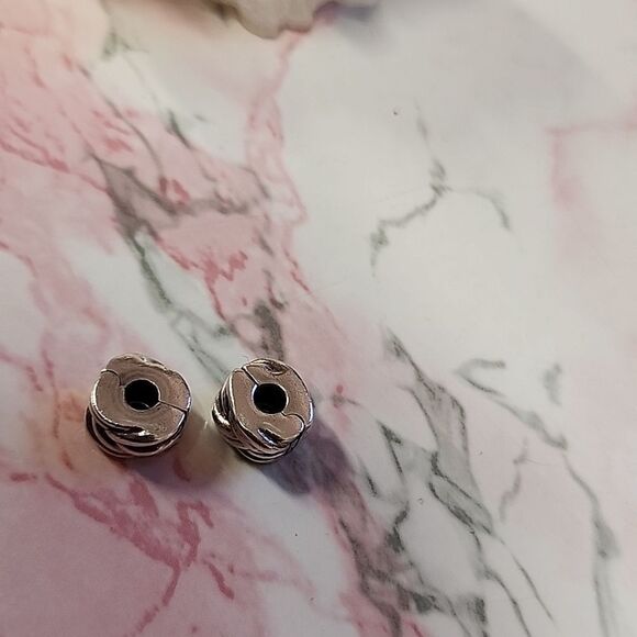 Authentic Pandora Retired Vintage Spacer Clips GUC - Picture 6 of 6